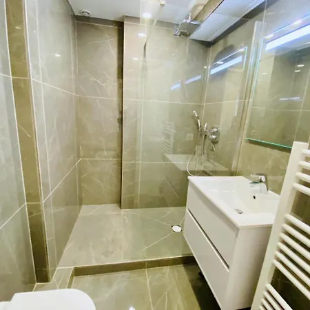 Modern And Renovated Next To The Croisette And Palais Des Festivals * Cannes