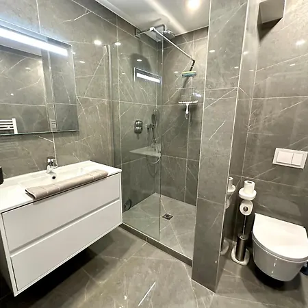 Modern And Renovated Next To The Croisette And Palais Des Festivals Apartment