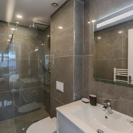 Apartment Modern And Renovated Next To The Croisette And Palais Des Festivals *